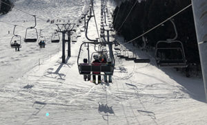 ２月頃ハチ北高原スキー場にスノーボードをしに行きました