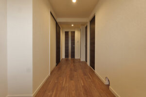 玄関から廊下