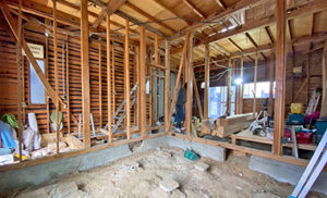 解体から基礎コンクリート、壁断熱材工事　～　大阪府豊中市　Ｈ様邸　戸建 耐震工事を含めたリフォーム工事