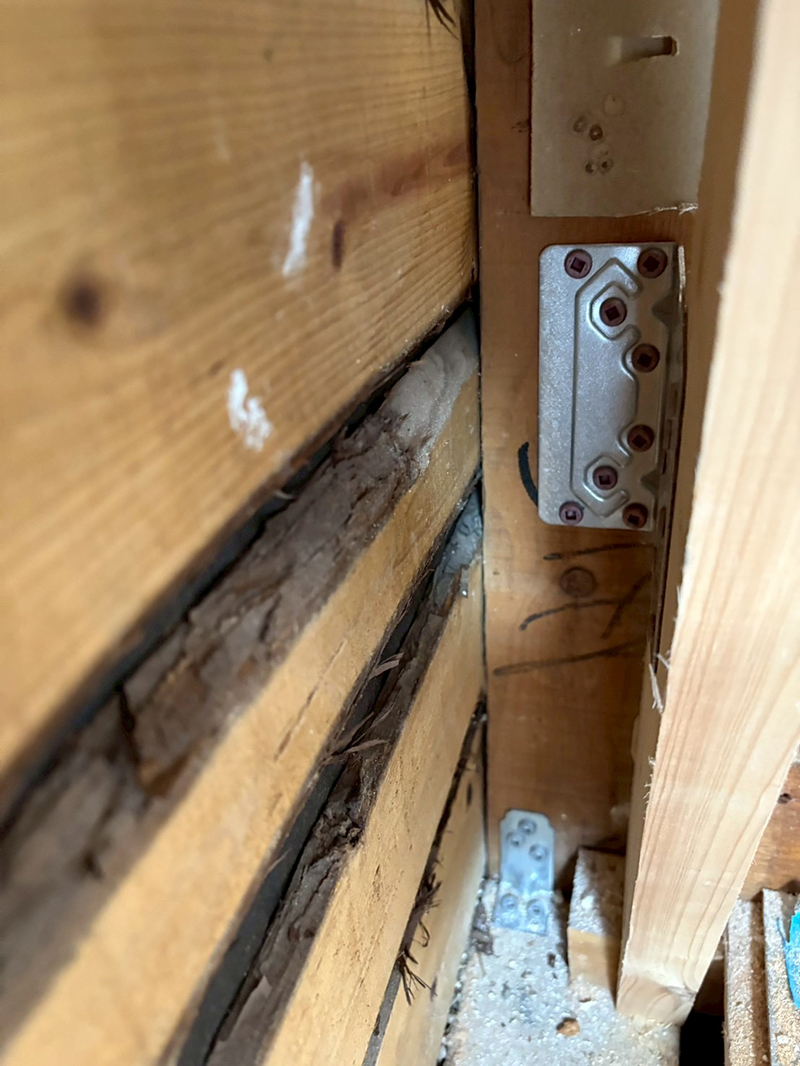 筋違金物　取付