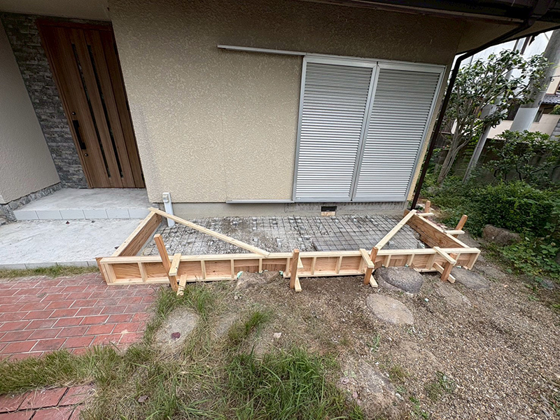 掃き出し窓の前　型枠